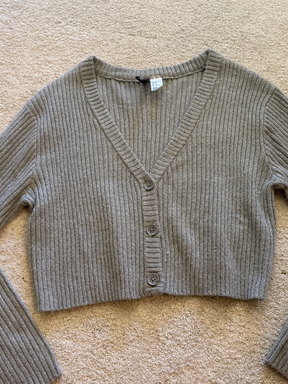 H&M Cropped Ribbed V-Neck Button Cardigan - Gray - Picture 3 of 3